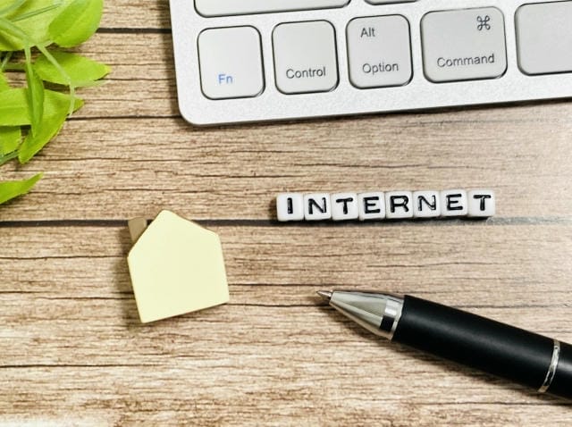 フォルスクラブの香港上場を期待している彼と友人たちと話をしていました